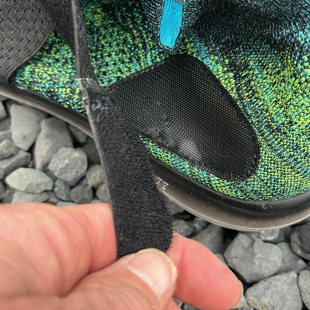 Nike Run Fly knit Black and Teal Cross-Strap Sneakers - Picture 7 of 9